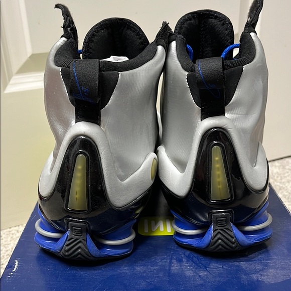 Nike Shox VC Silver and Black Sneakers - Picture 5 of 12